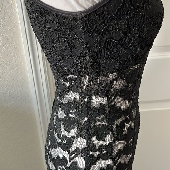 Elegant Black Lace Gown by Tower Satin Straps Made in USA Show Stopper ! PROM - Picture 6 of 9
